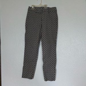 OLD NAVY HIGH RISE PIXIE  PANTS SIZE 4